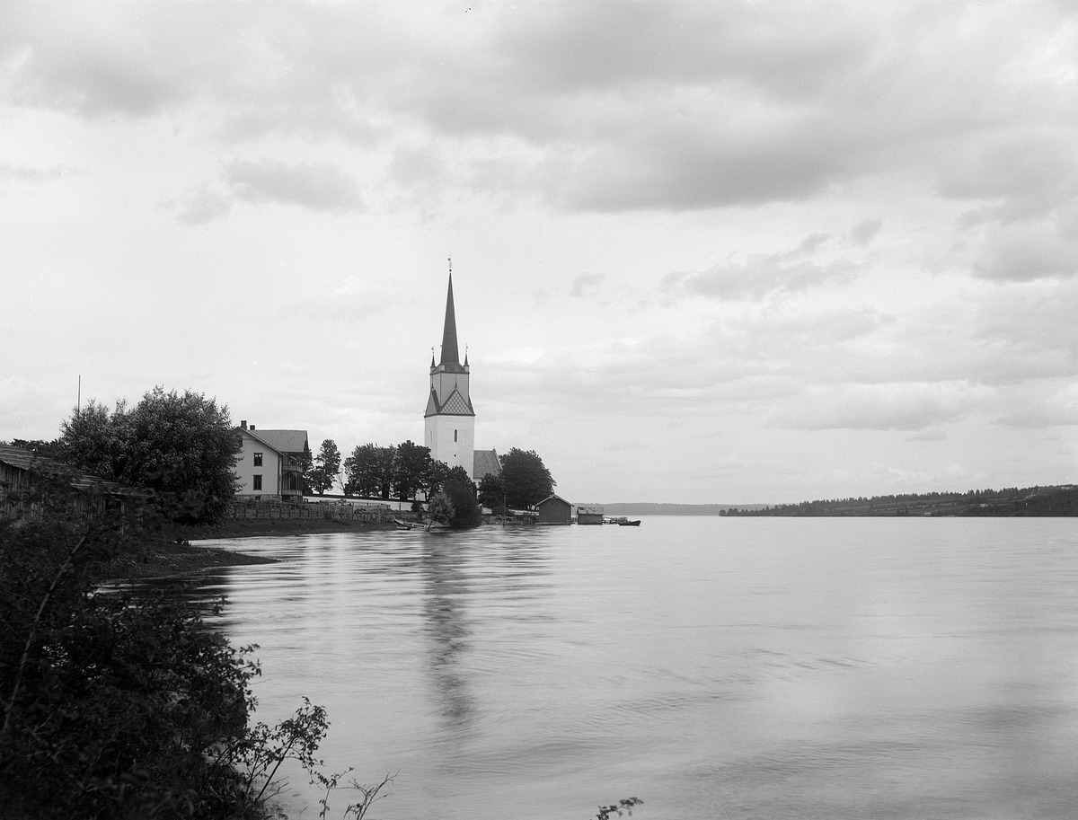 Martin Finborud, Tingnes, Nes Hedmark. Nes kirke, Tingnes forsamlingslokale, Pakkhus, brygge, Mjøsa, flom.