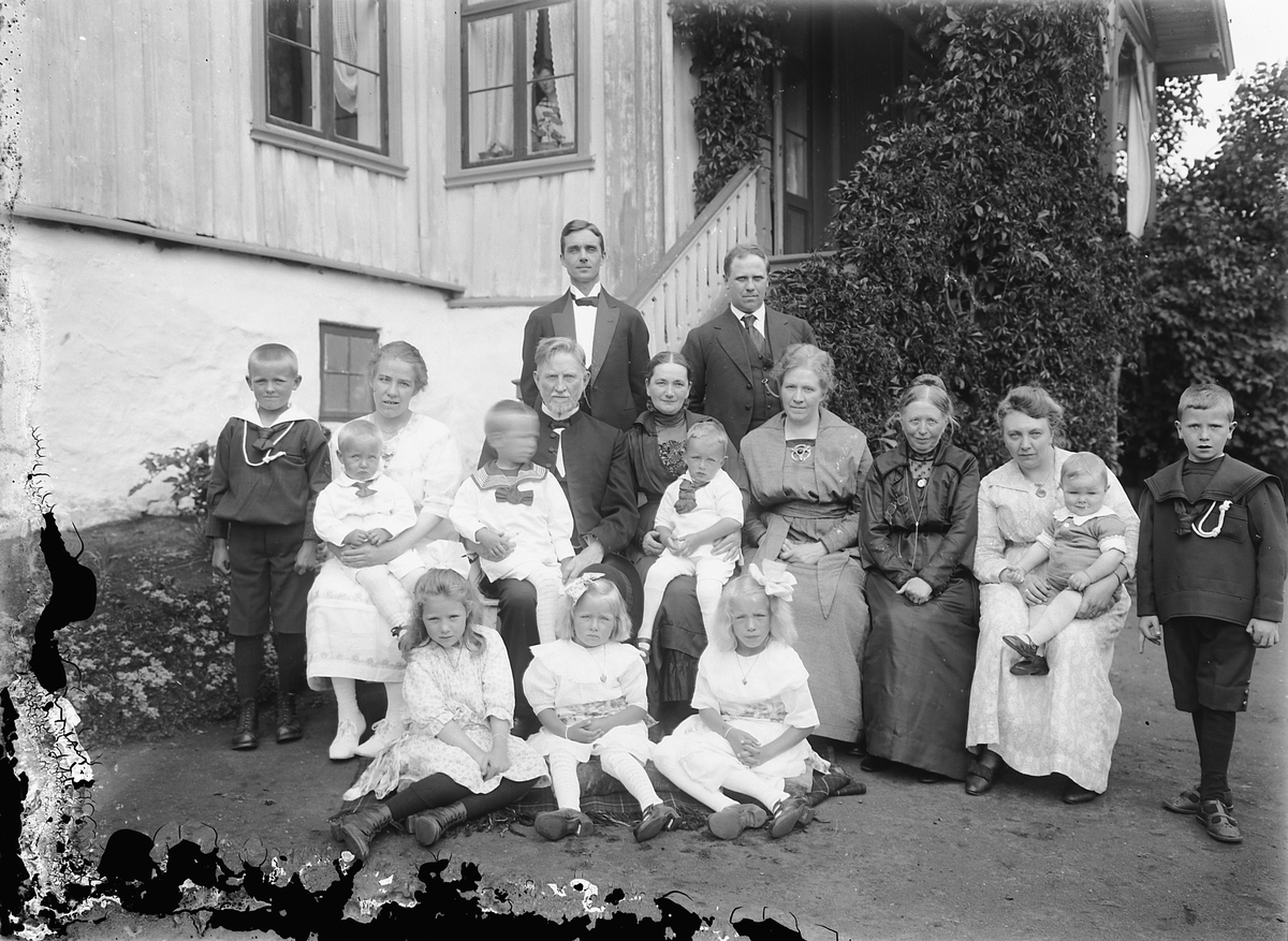 Oscar Løberg, UKJENT FAMILIE GRUPPE 17.