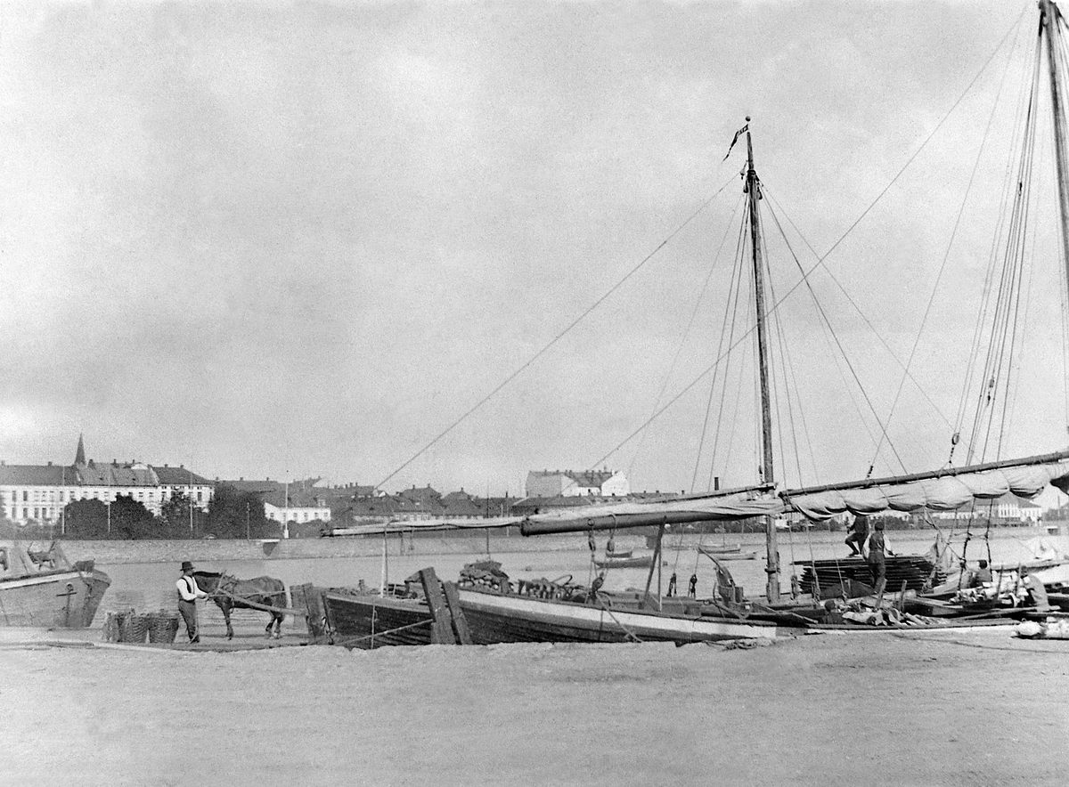 Johan Albert Steen, HAMAR BRYGGE, SEILBÅT, JAKT, FRAKTEBÅT, MJØSBÅT. 26-6-1900.