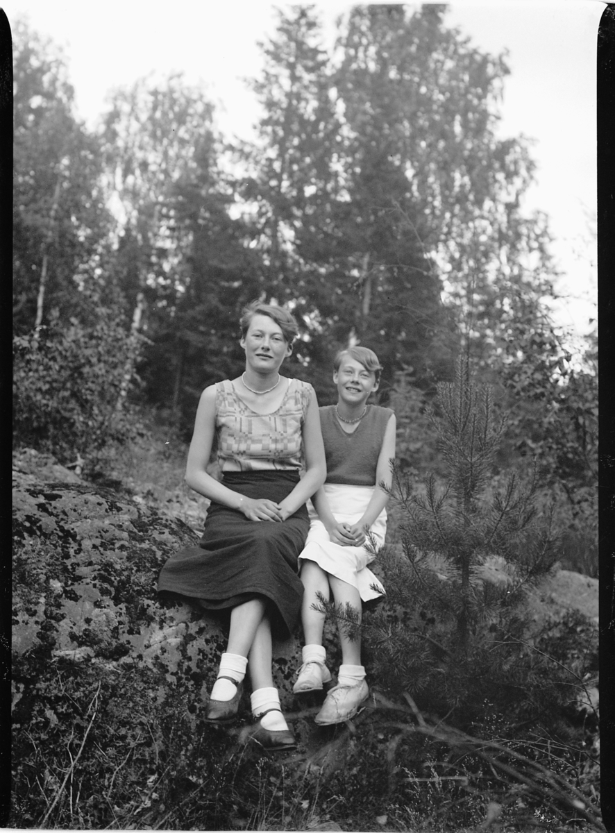 Mikkel Sveinhaug, ASLAUG OG EVA HAGEN, MOELV 1934.