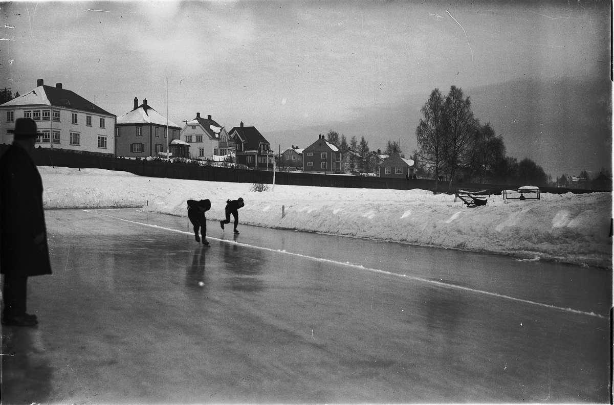 Oscar Løberg, SKØYTER PÅ HAMAR STADION, EUROPAMESTERSKAPET 1934?