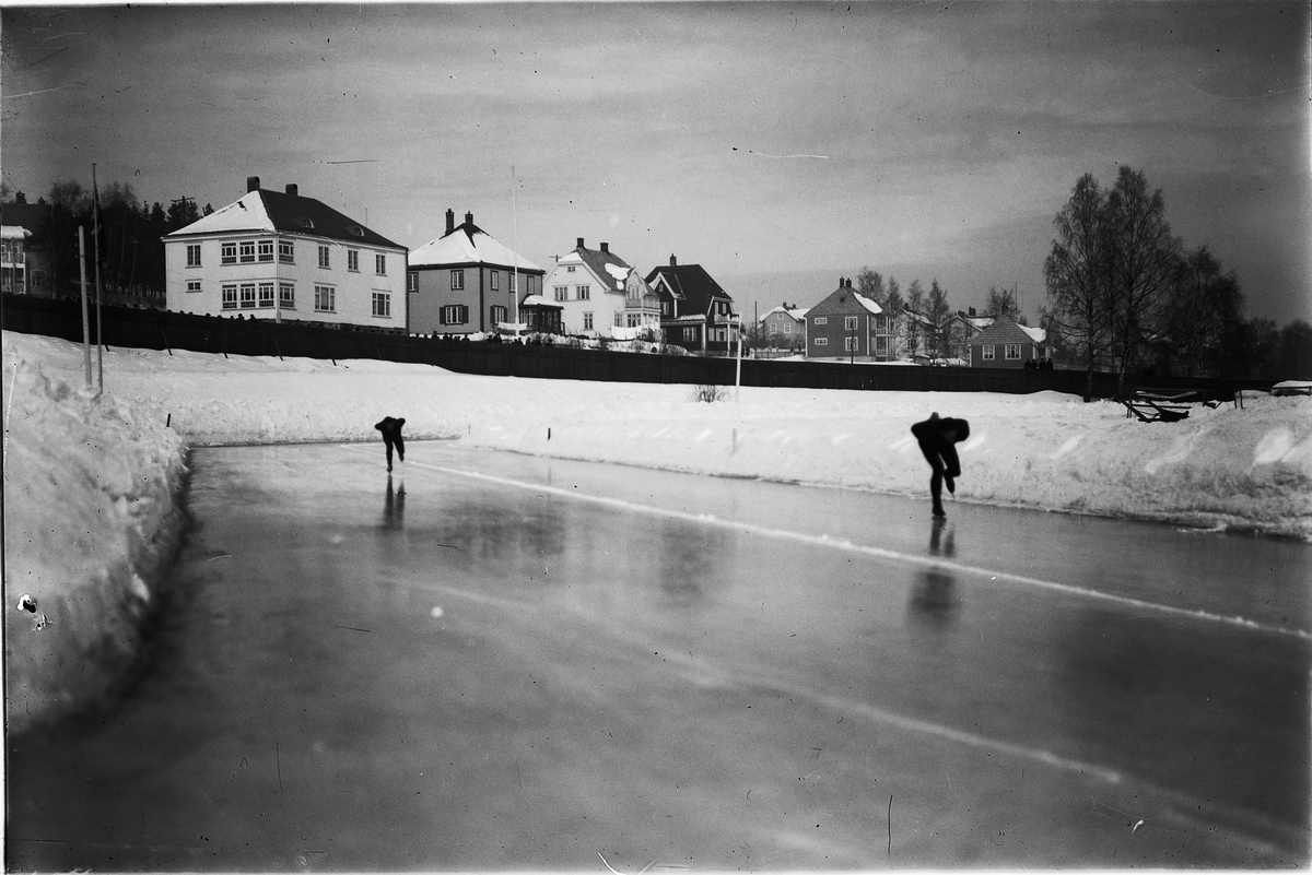 Oscar Løberg, SKØYTER, skøyteløpere PÅ HAMAR STADION, EUROPAMESTERSKAP 1934?