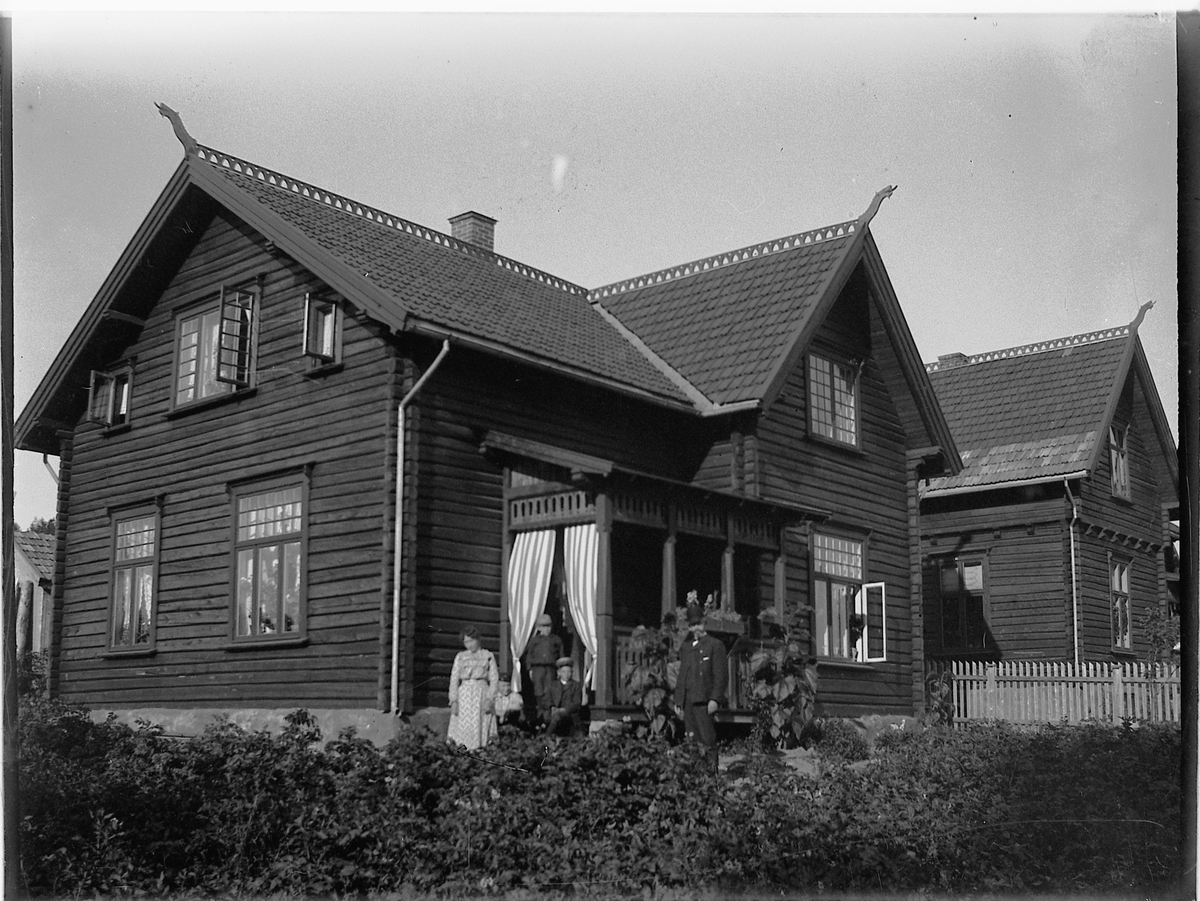 Johs. (Johannes) Johannessen, Kontorsjef C. K. Gramms villa, oppført i begynnelsen av 1900-tallet (i kvartal 64).
