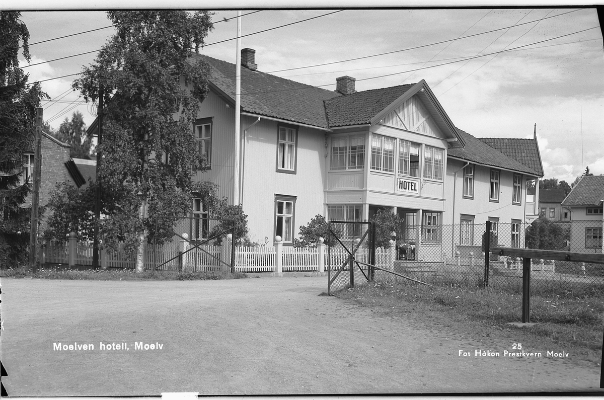Håkon Prestkværn, MOELVEN HOTELL, MOELV. POSTKORT.