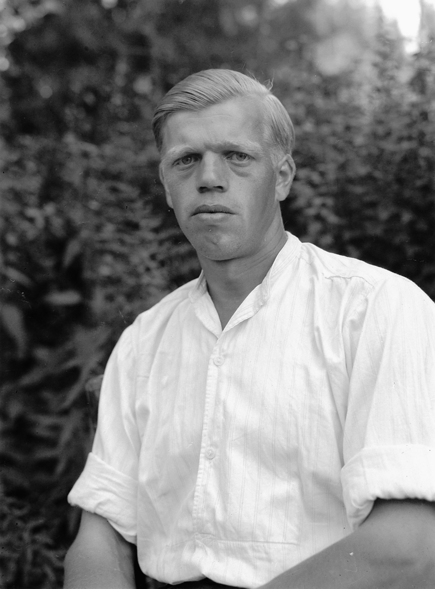Håkon Prestkværn, PORTRETT UKJENT MANN.