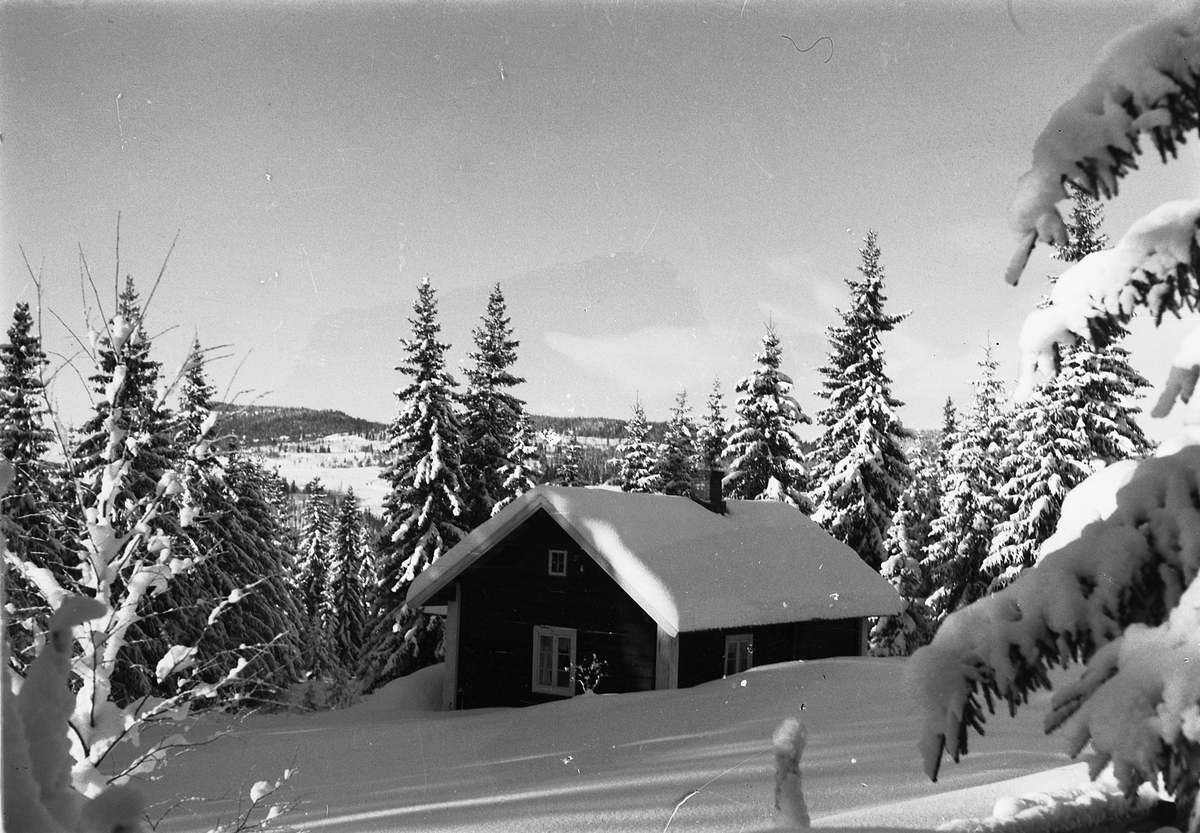 Håkon Prestkværn, Hytte i vinterlandskap på ukjent sted.