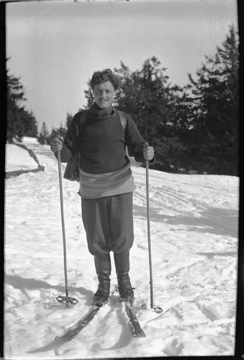 Håkon Prestkværn, Ukjent mann på ski.