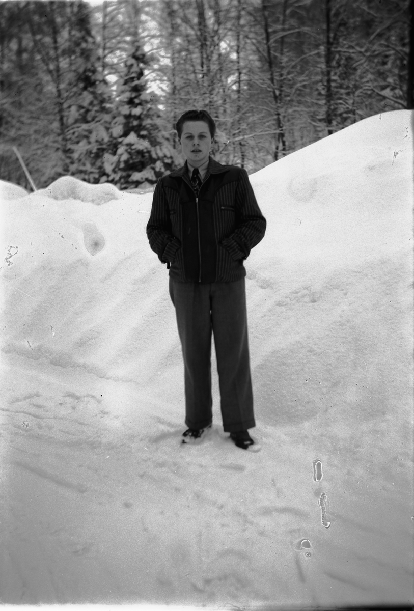 Håkon Prestkværn, Vinter, ukjent mann i skogen.