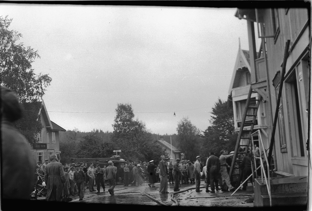 Håkon Prestkværn, MOELVEN GJESTGIVERI, HOTELL, BRANN 1949.
