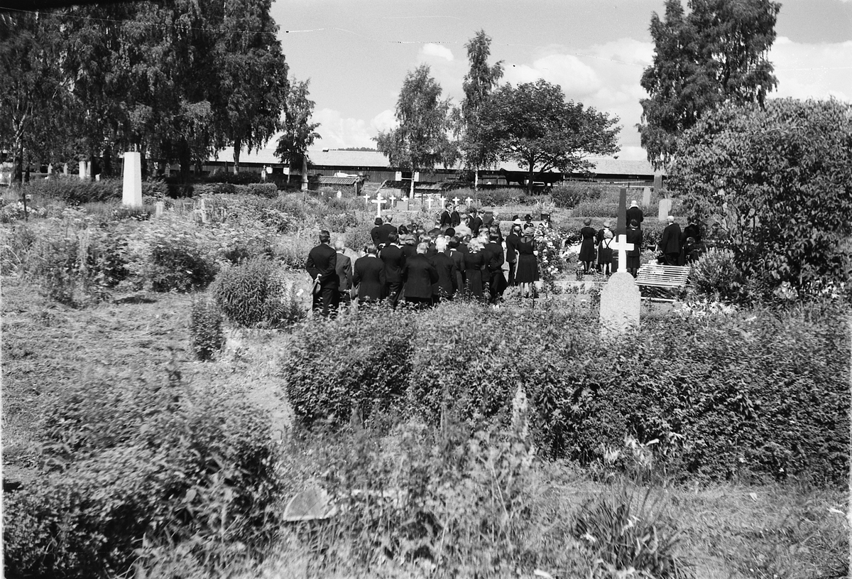 Håkon Prestkværn, Begravelse Ringsaker kirkegård.