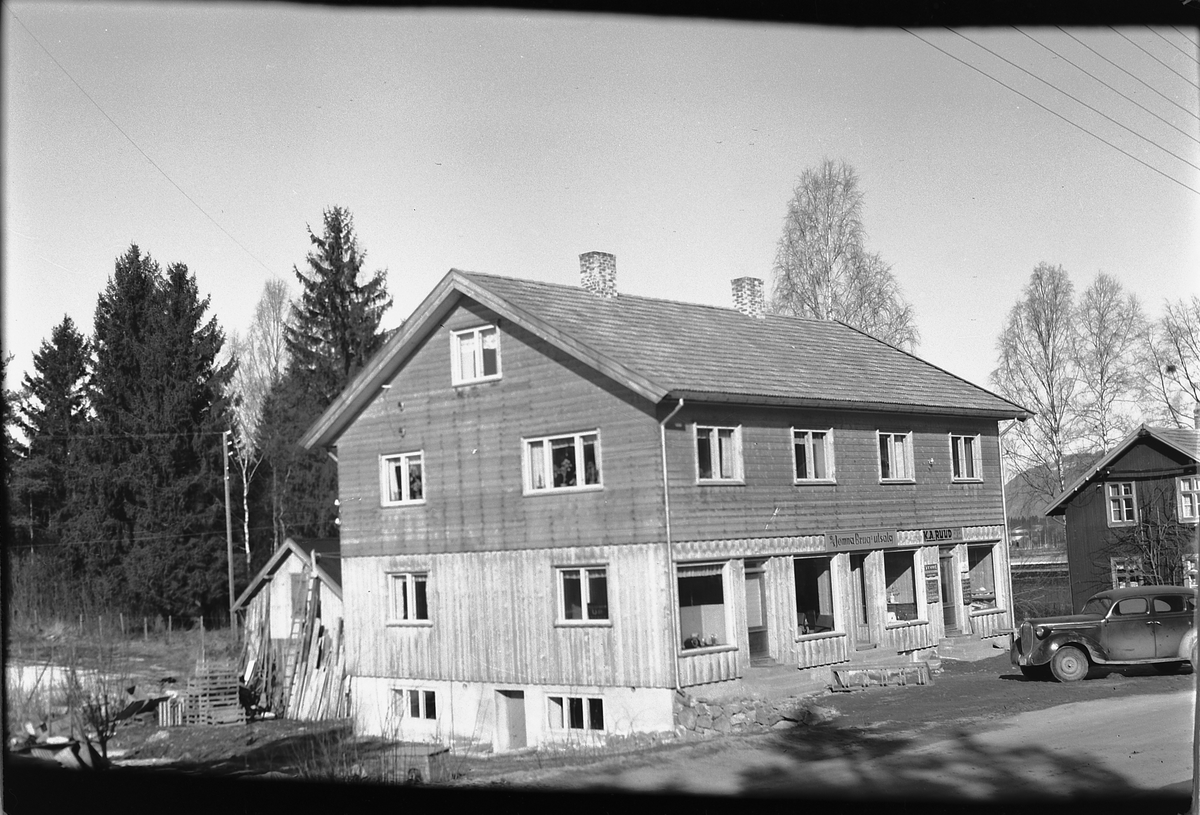 Håkon Prestkværn, K. A. RUUD, RUUDGÅRDEN I STORGATA, MOELV. Jømna Brug, utsalg.