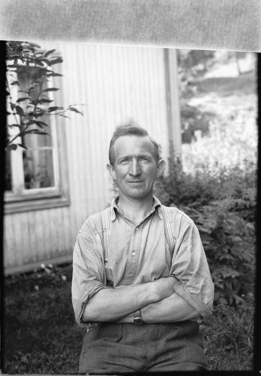 Håkon Prestkværn, Ukjent mann i hagen.