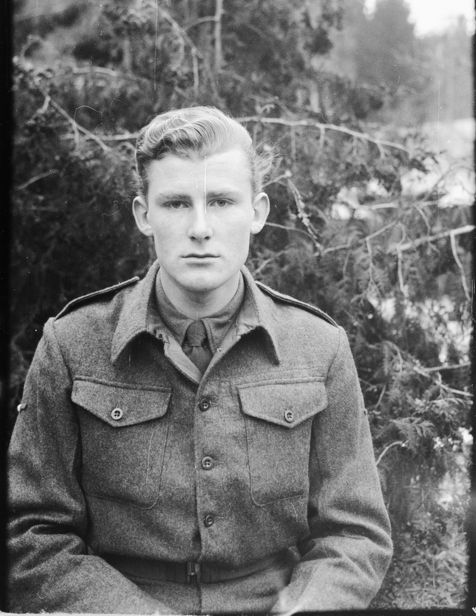 Håkon Prestkværn, Ukjent norsk soldat i uniform.