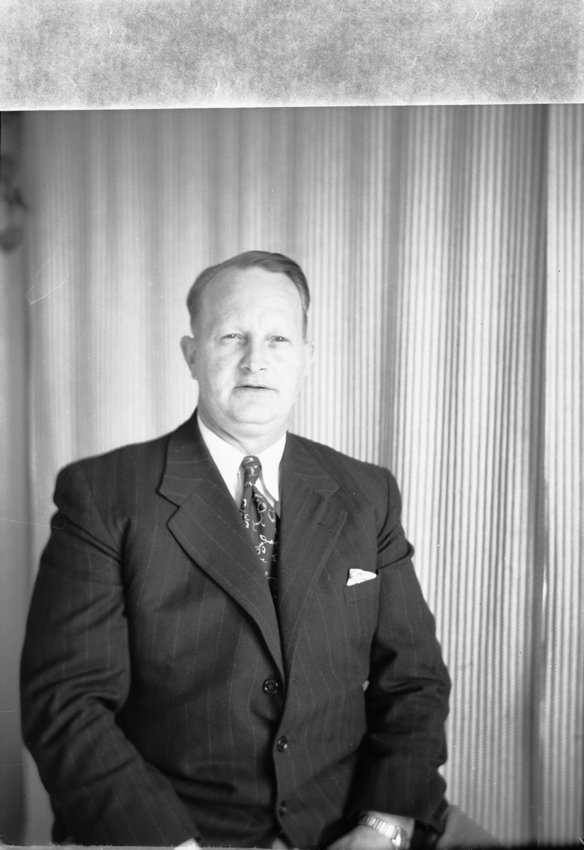 Håkon Prestkværn, Baker Simensen, Moelv.