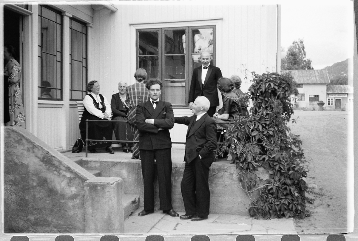 Håkon Prestkværn, BRYLLUP, BRUMUNDDAL HOTELL.