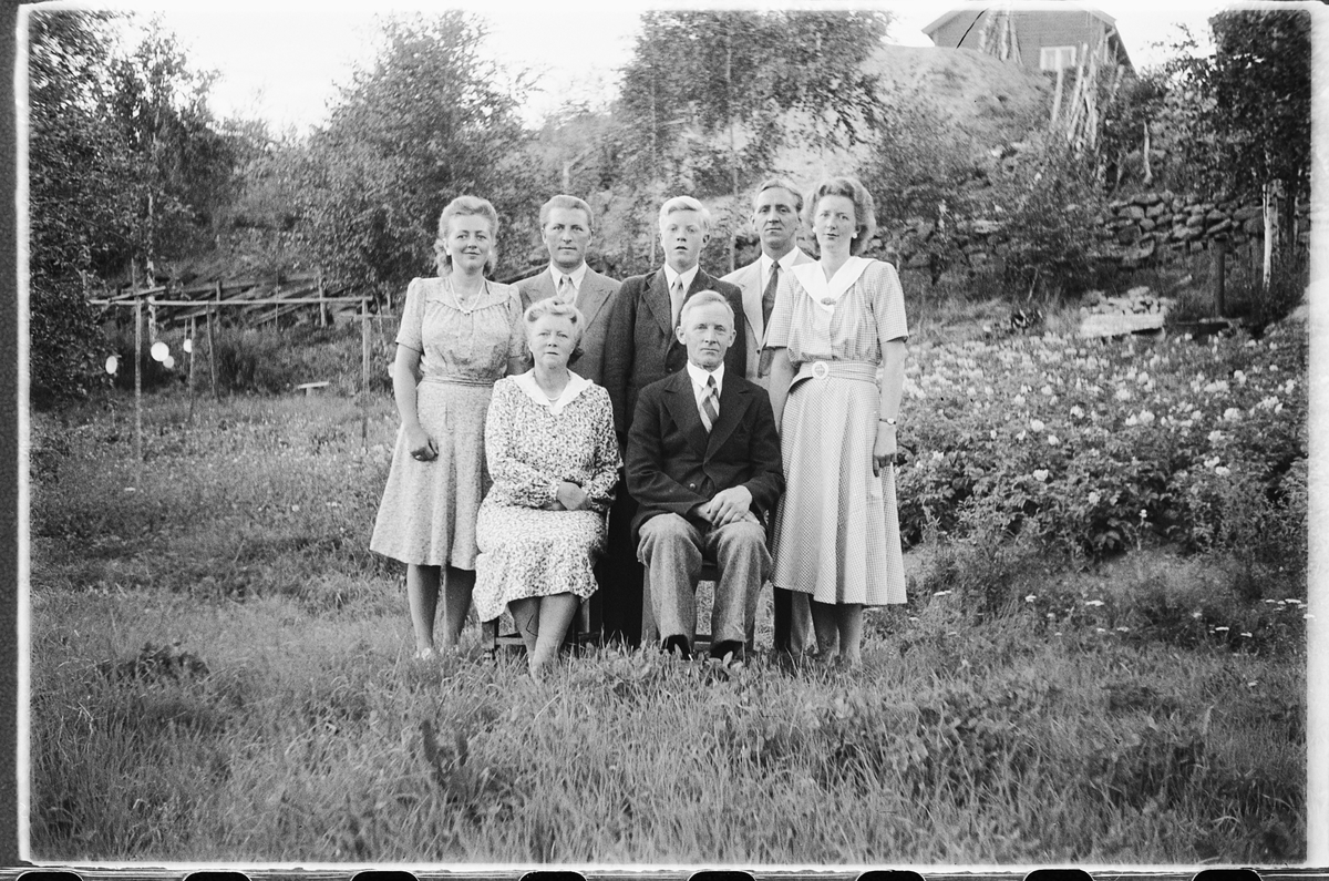 Håkon Prestkværn, Eksteriør, hage. Ukjent familiegruppe.