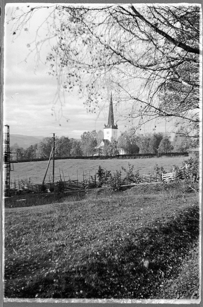 Håkon Prestkværn, Kulturlandskap med Ringsaker kirke i bakgrunnen.