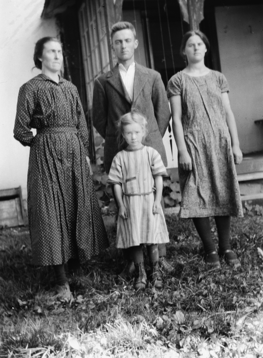 Ole M Martinsen, Ukjent familie.