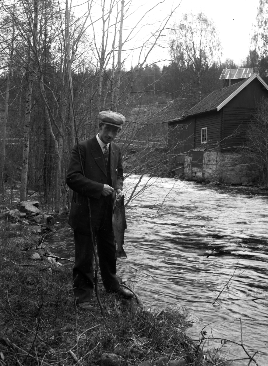 Simen Baardseth, Simen Baardseth har fisket ørret i Moelva, Brugsdammen