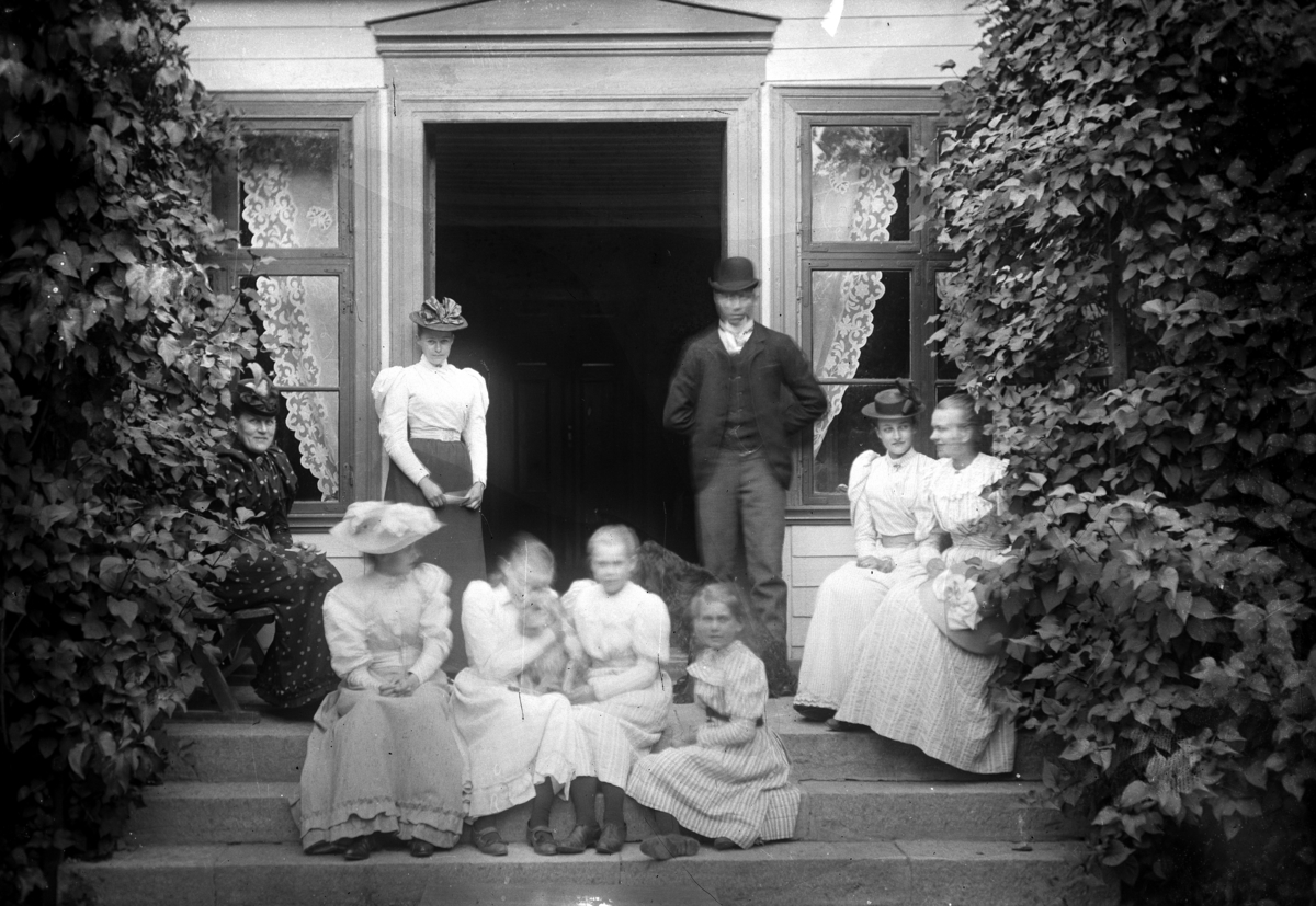 Martin Finborud, Familiegruppe, Mellbye, Grefsheim, Nes, Hedmark.