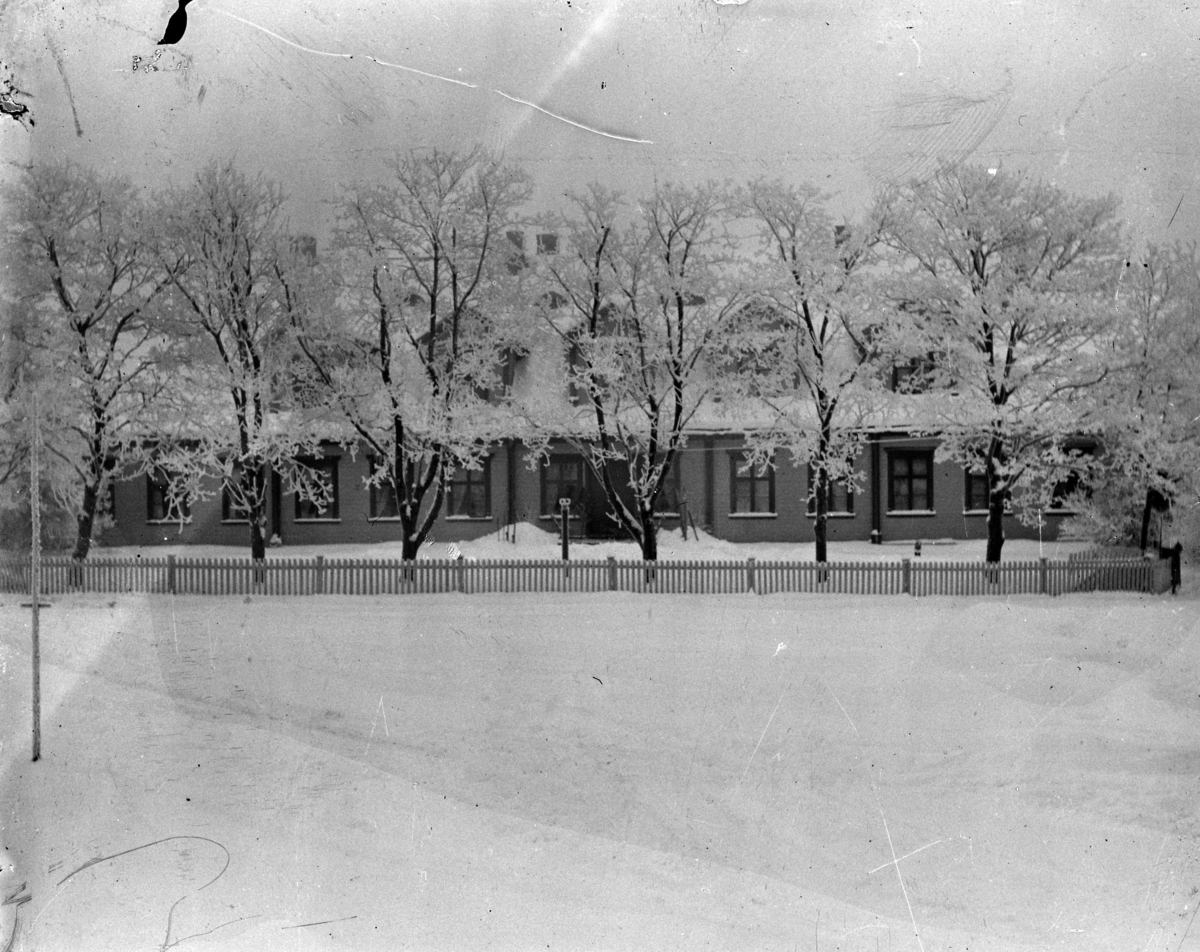 Martin Finborud, Hovedbygningen på Grefsheim i Nes, Hedmark. Vinter.