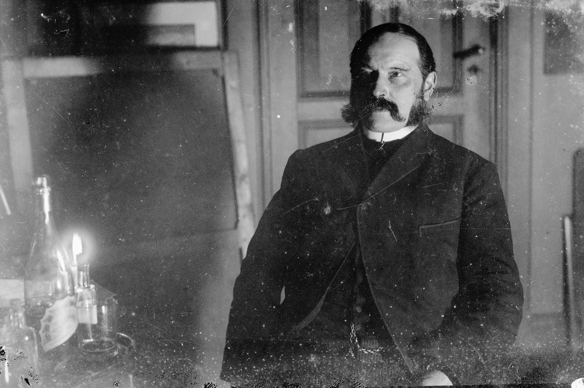Hans Emil Erichsen, Ukjent mann på ukjent sted.