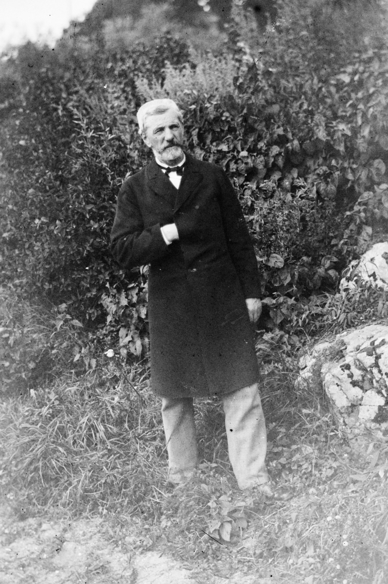 Hans Emil Erichsen, Ukjent mann.