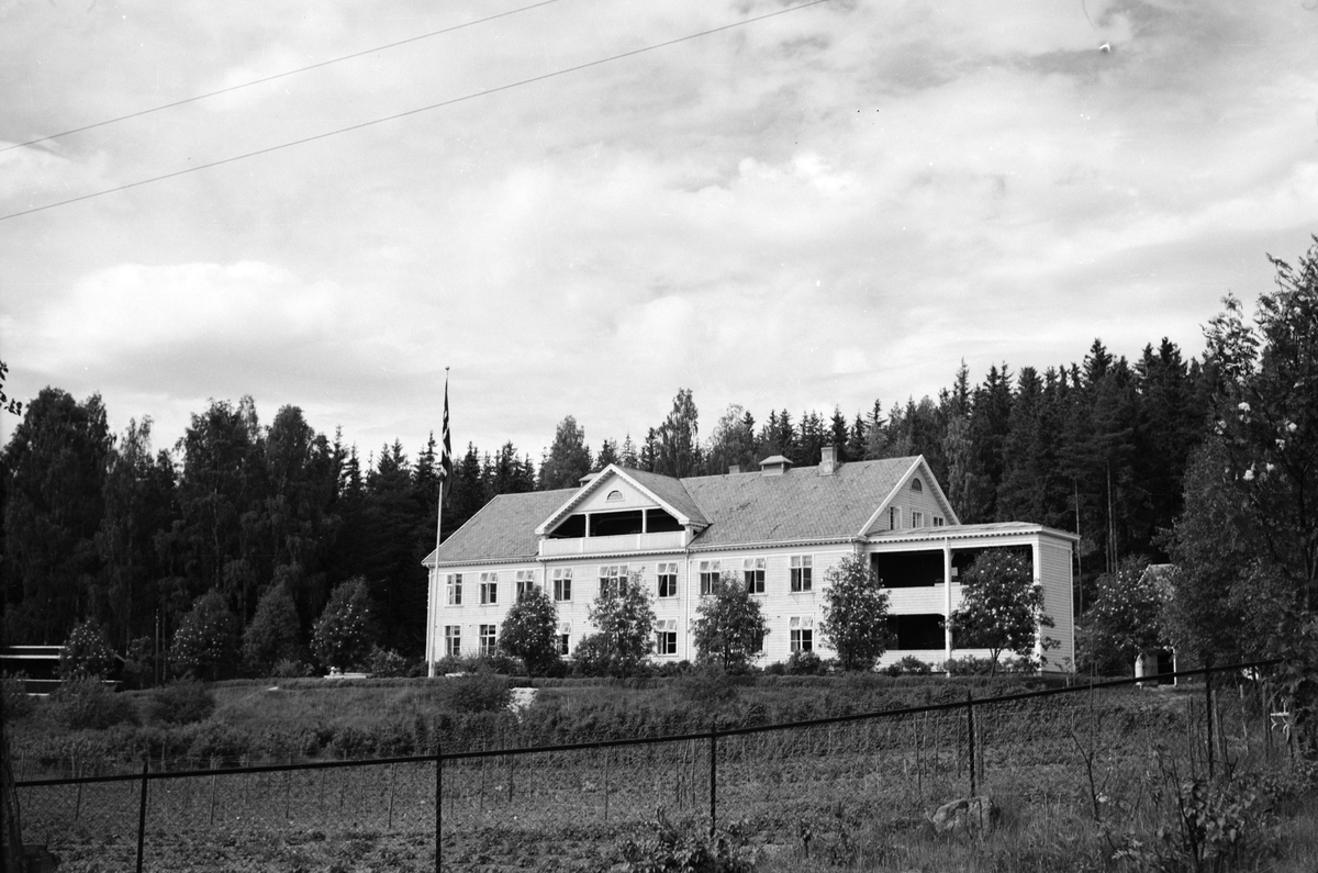 Håkon Prestkværn, Moelv sykehus, Ringsaker sykehjem, bygget 1922-23, tatt i bruk høsten 1923.