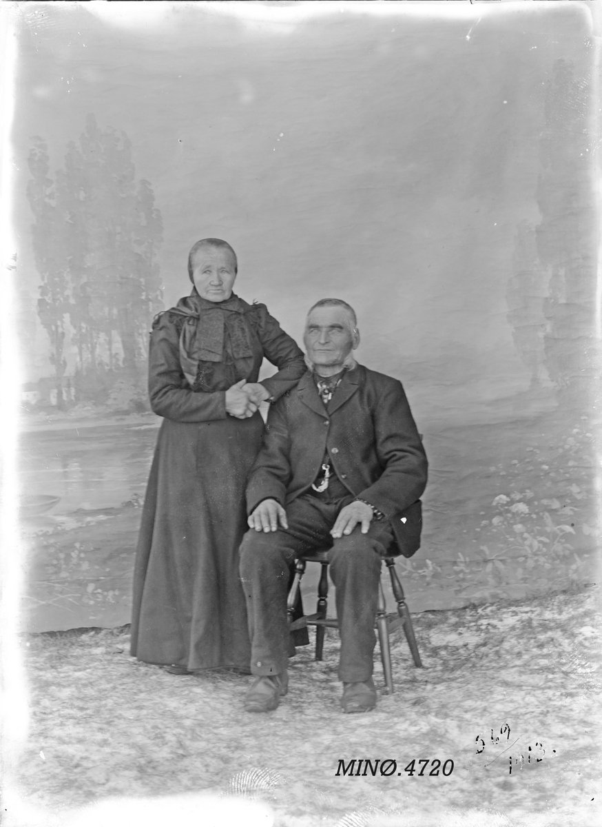 Peder J. Bredalslien, Par hos fotografen