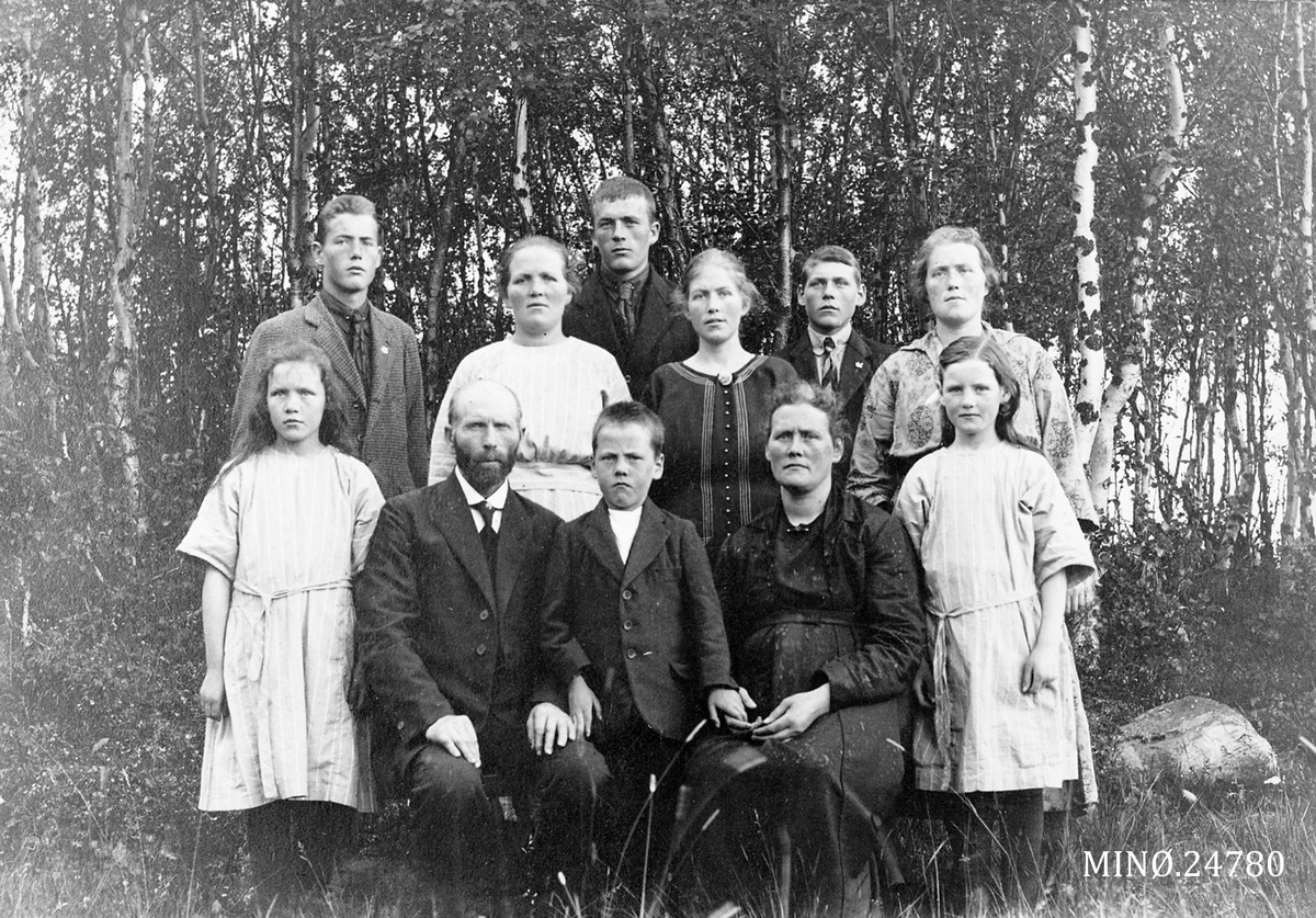 Peder J. Bredalslien, Familiebilde - familien til Tore Hummelvoll