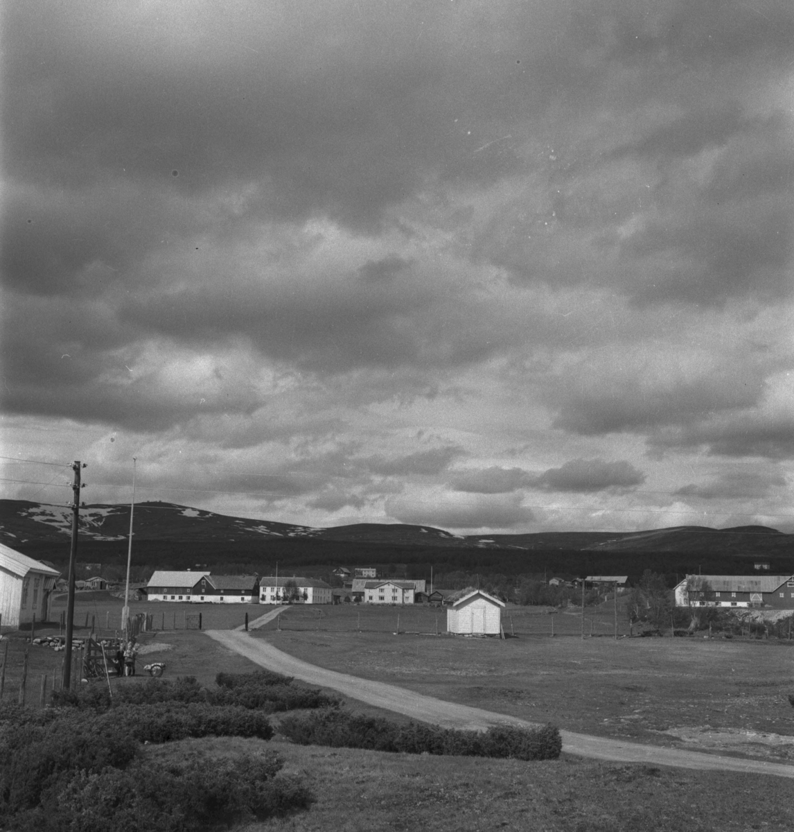 Per Magne Grue, Tolga, Hodalen, Bebyggelse