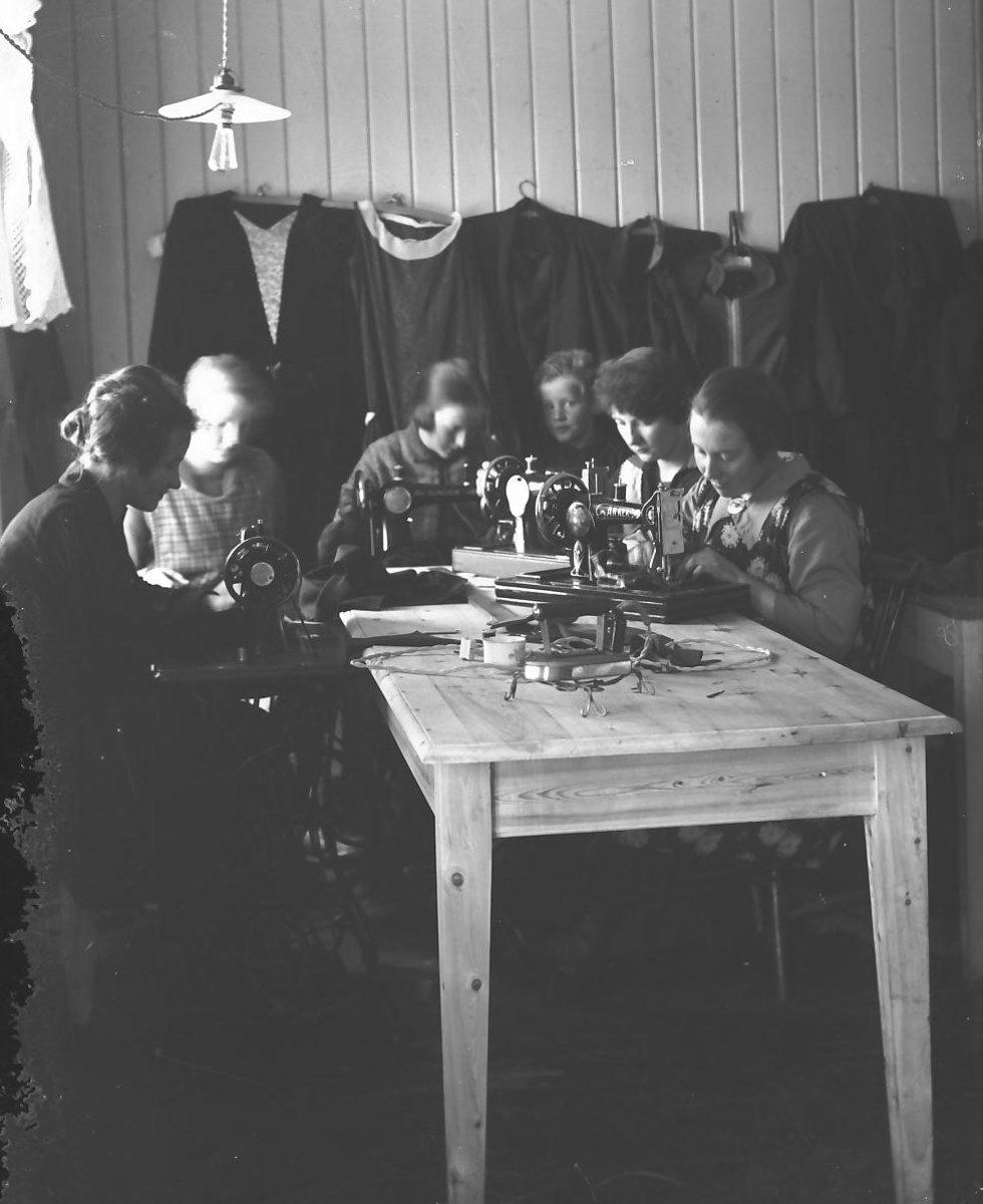 Per K. Lien, Singer Symaskin-kurs el øvelse/praktisering.