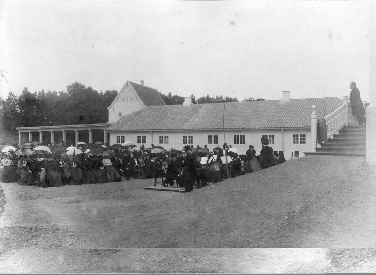 Narve Skarpmoen, Den Kulturhistoriske utstilling 1901. Åpningen.